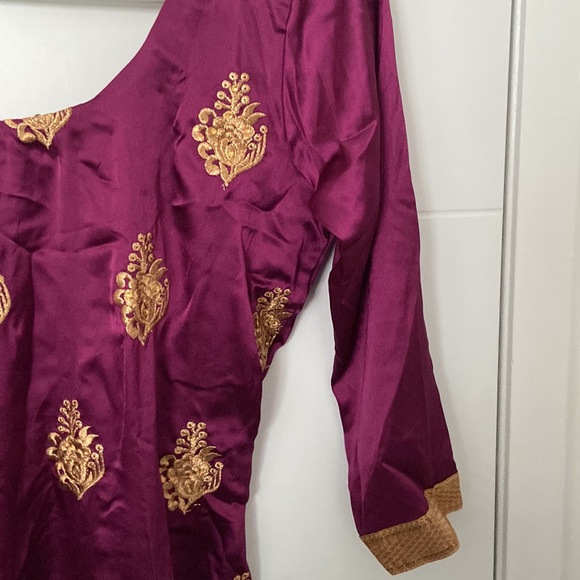 Purple Silky Suit with Gold Print - Picture 4 of 4